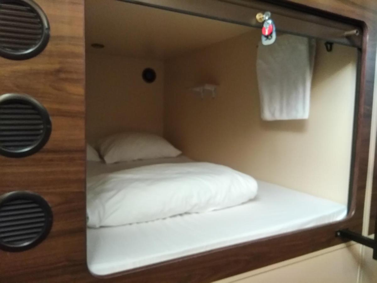 Capsule Hotel Interqube Tretyakovskaya Moskva Eksteriør billede